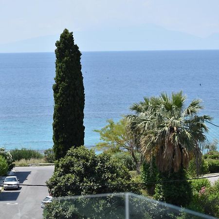 Sea View Luxury Apartment In Nea Kallikratia. Nea Kallikrateia Eksteriør bilde
