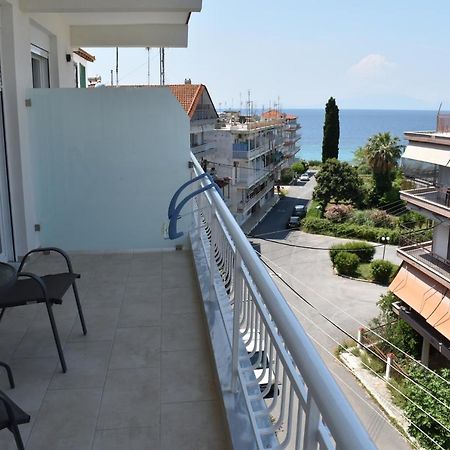 Sea View Luxury Apartment In Nea Kallikratia. Nea Kallikrateia Eksteriør bilde