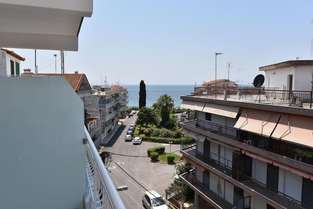 Sea View Luxury Apartment In Nea Kallikratia. Nea Kallikrateia Eksteriør bilde